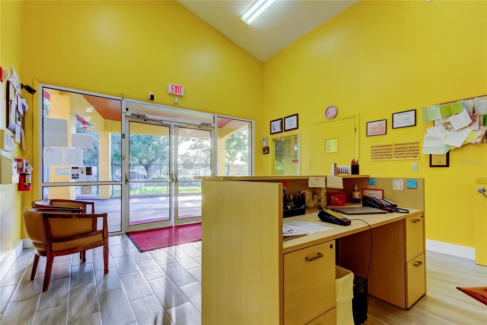 Listing photo id 20 for 8816 W Robson St