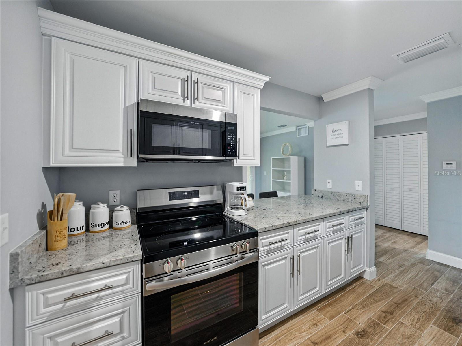 Image 15 of 40 For 13285 Arbor Pointe Circle 202