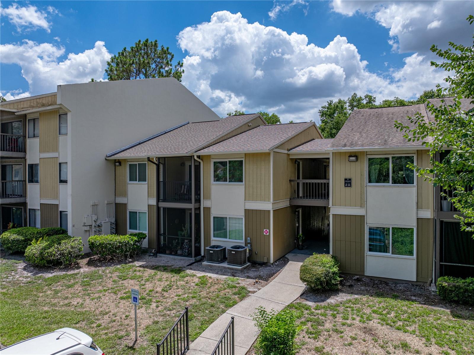 Image 3 of 40 For 13285 Arbor Pointe Circle 202