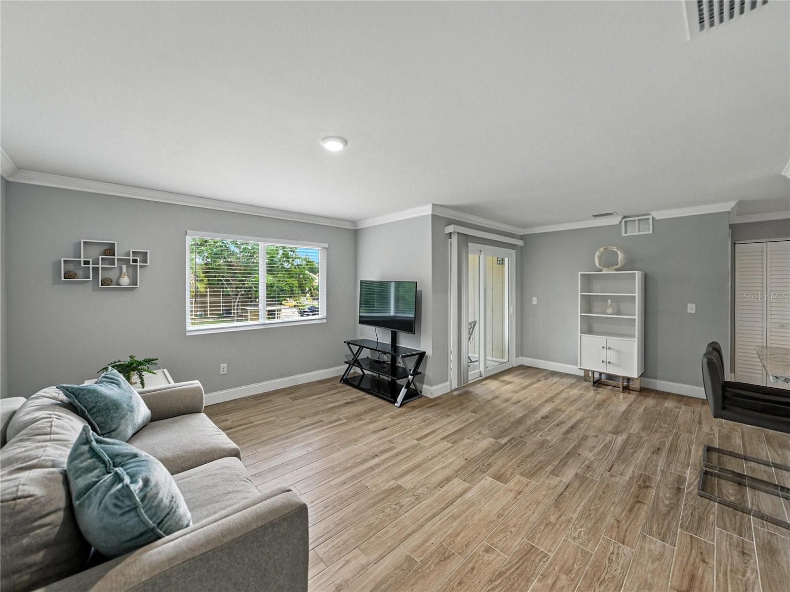 Image 5 of 40 For 13285 Arbor Pointe Circle 202