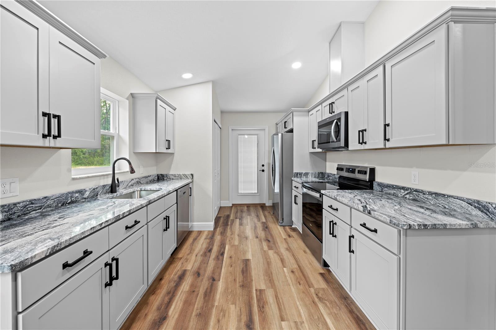 Image 10 of 31 For 19275 Wildwood Drive