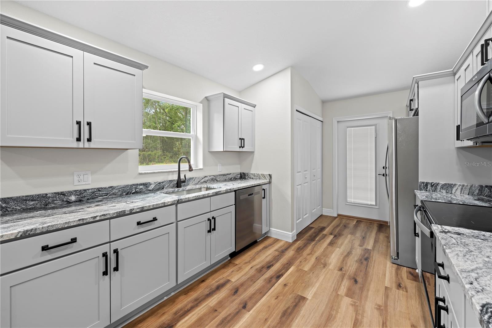 Image 11 of 31 For 19275 Wildwood Drive