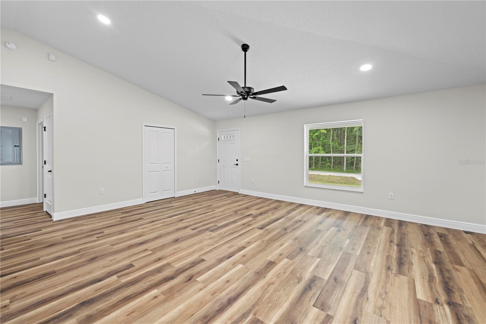 Image 14 of 31 For 19275 Wildwood Drive
