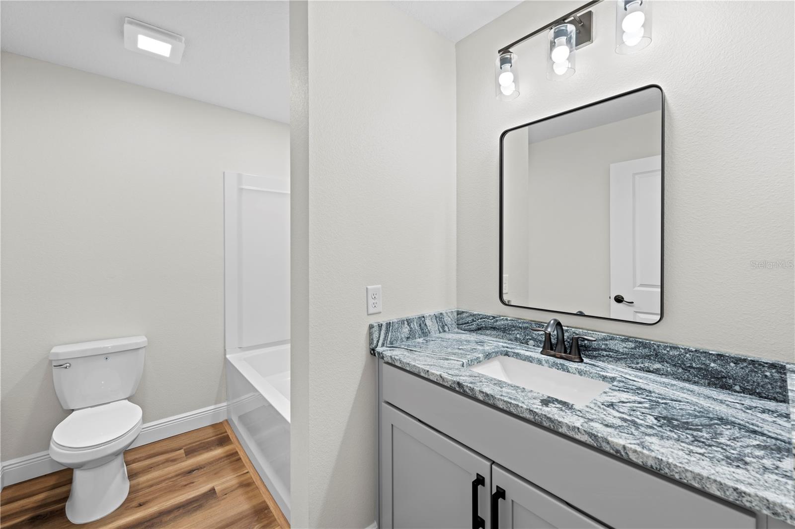 Image 21 of 31 For 19275 Wildwood Drive