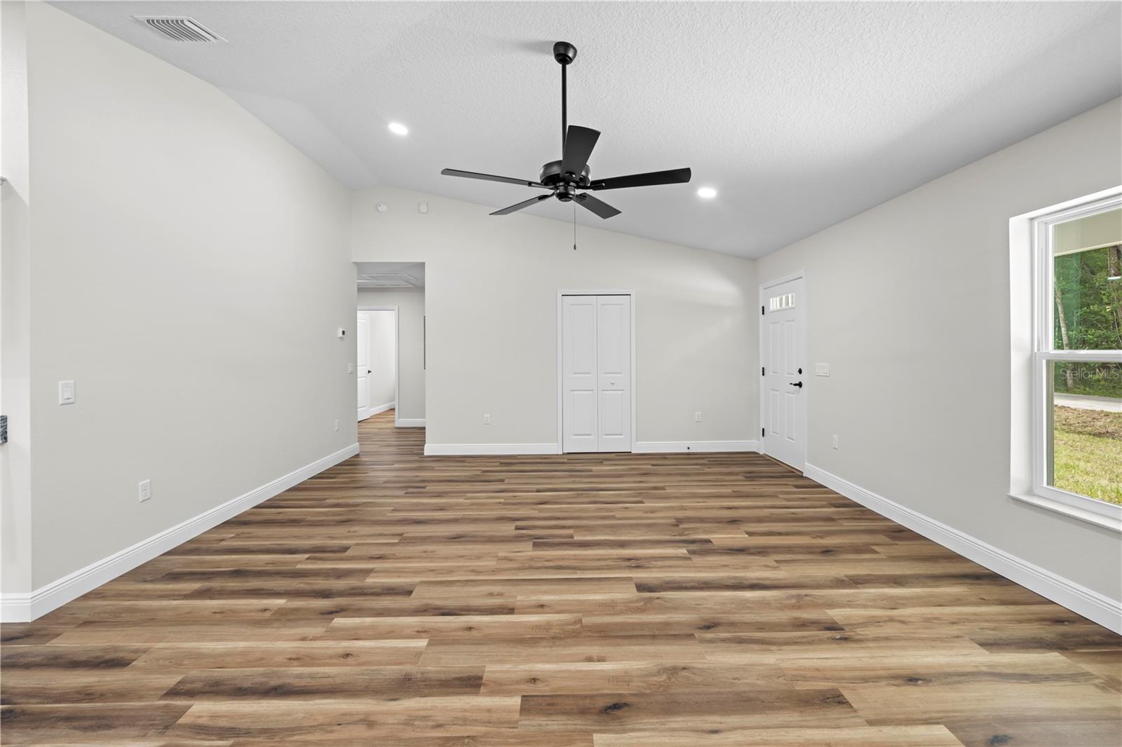 Image 6 of 31 For 19275 Wildwood Drive