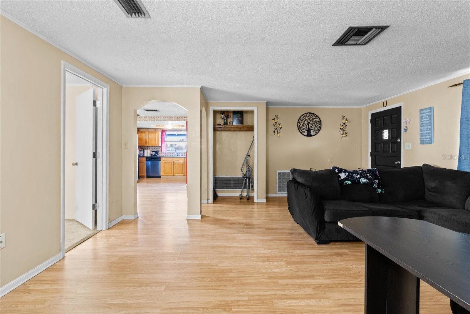 Image 11 of 43 For 7040 Fox Hollow Drive