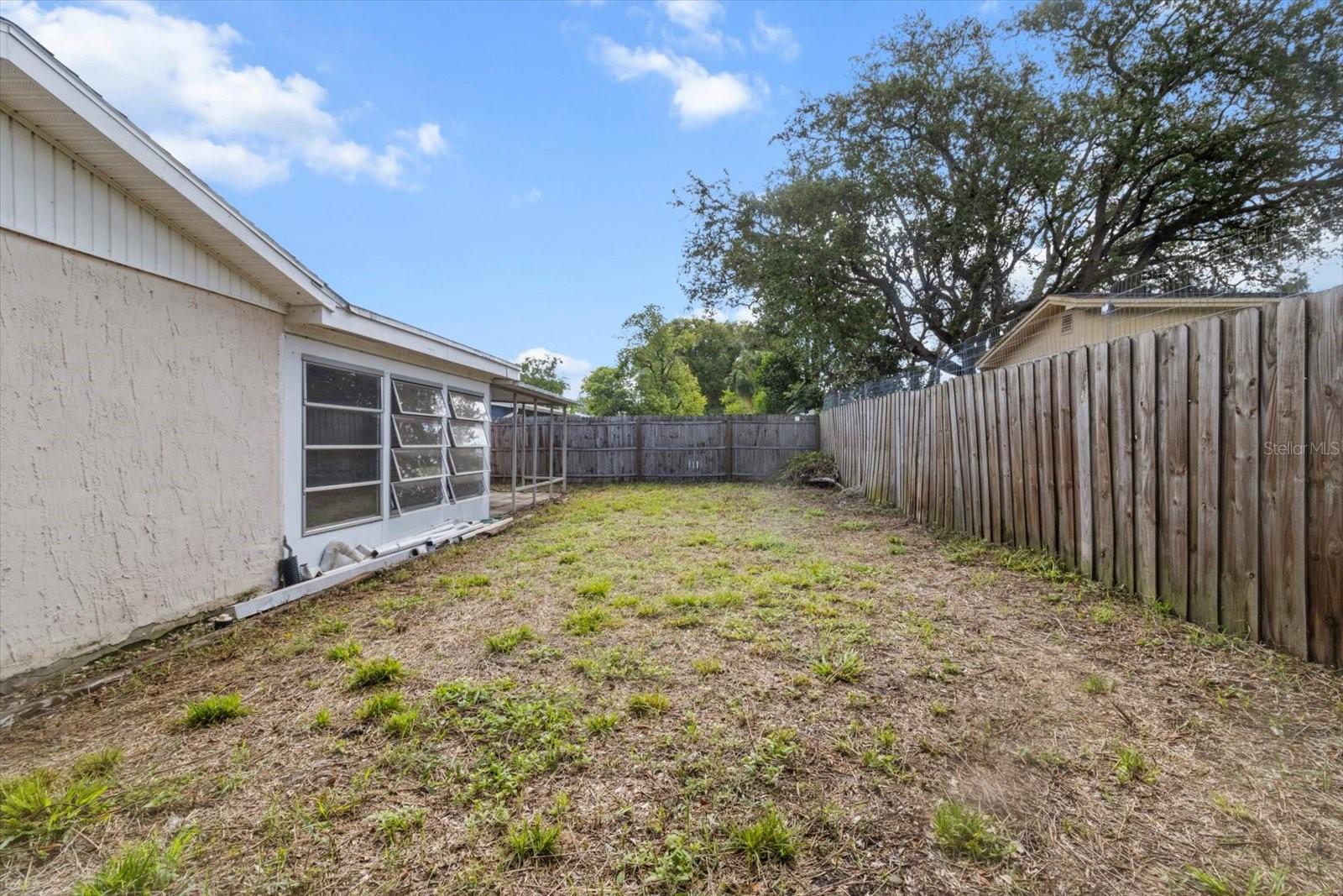 Image 37 of 43 For 7040 Fox Hollow Drive