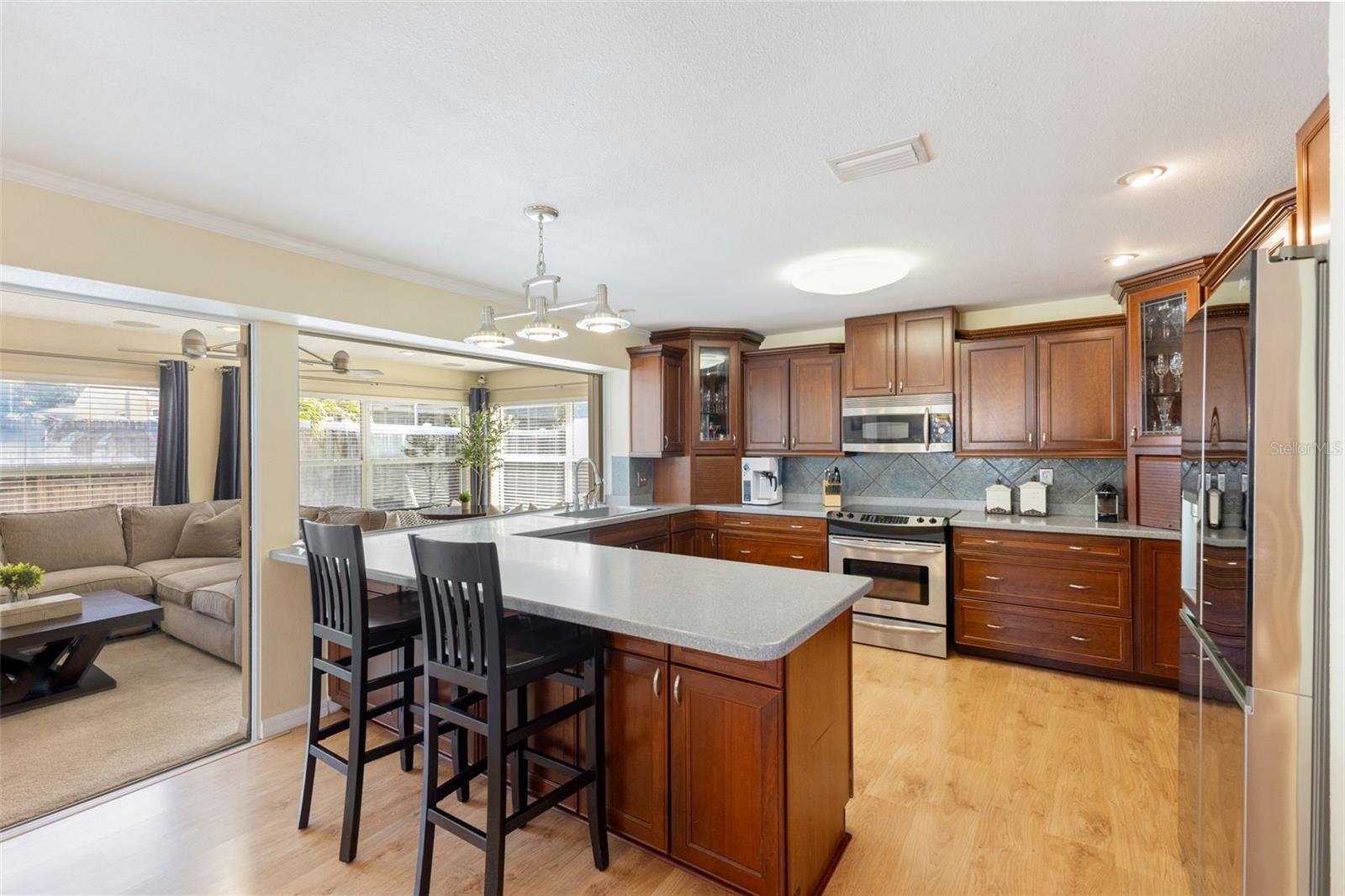 Image 10 of 51 For 218 Bay Hills Boulevard