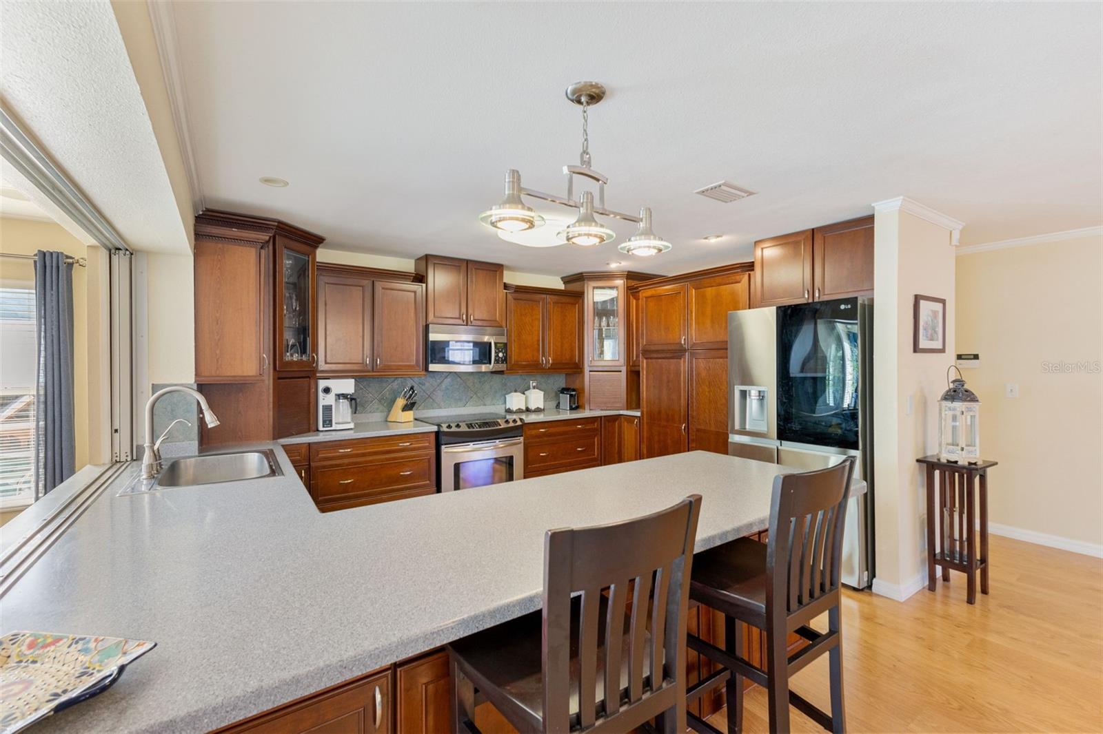 Image 14 of 51 For 218 Bay Hills Boulevard