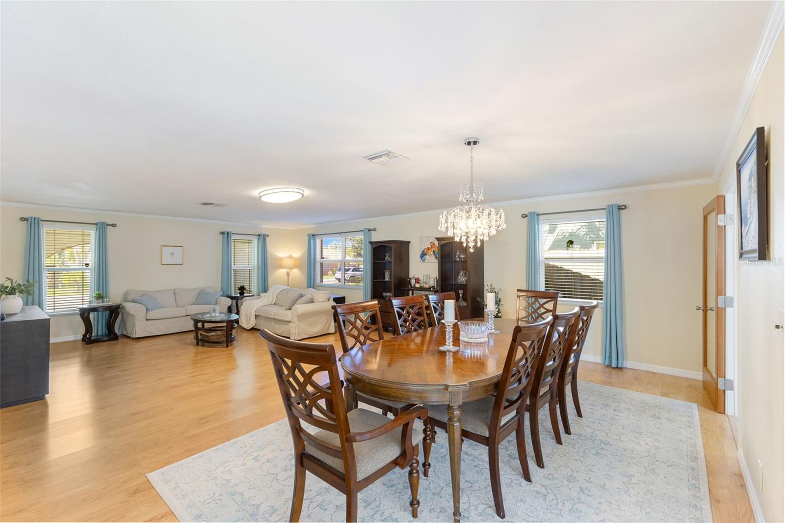 Image 15 of 51 For 218 Bay Hills Boulevard