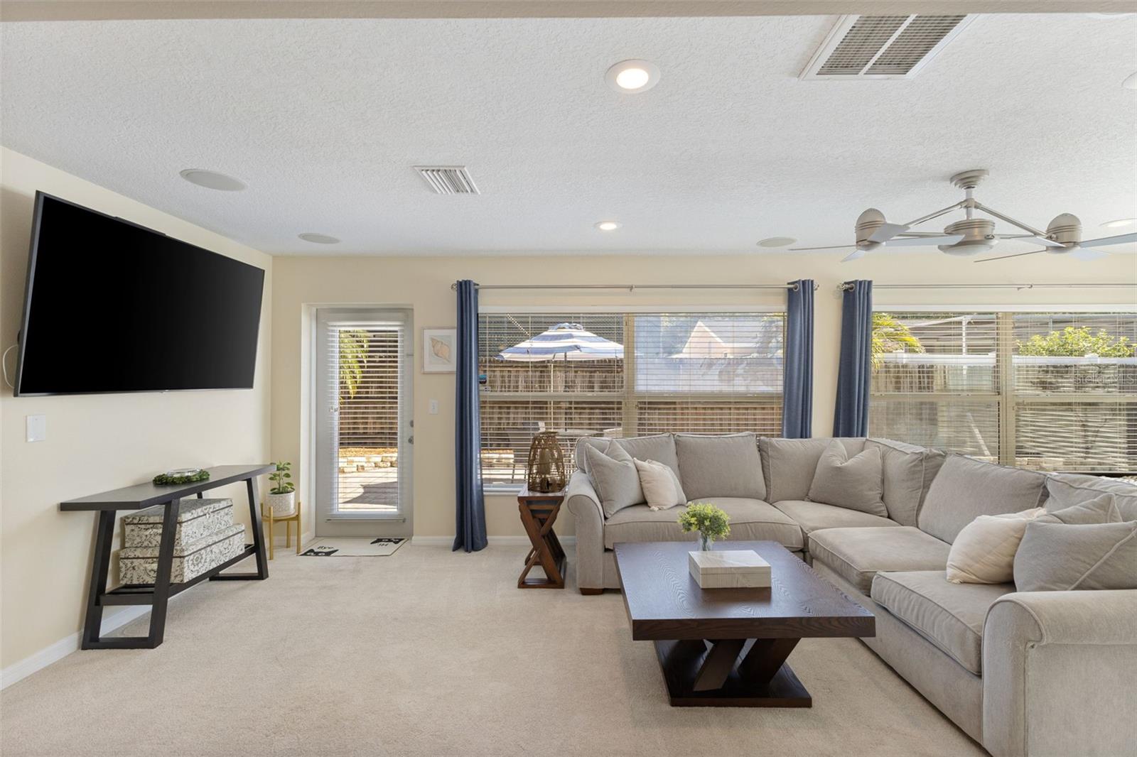 Image 19 of 51 For 218 Bay Hills Boulevard