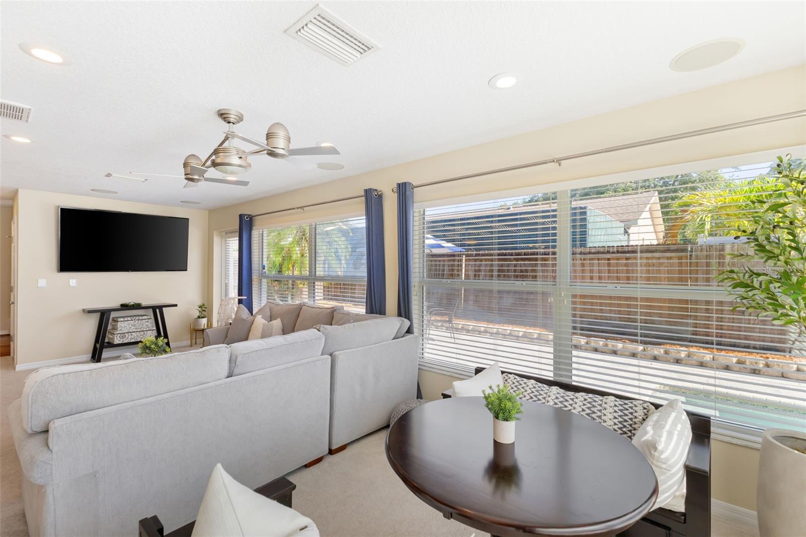 Image 20 of 51 For 218 Bay Hills Boulevard