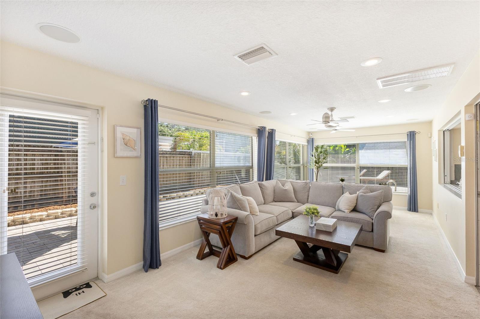 Image 21 of 51 For 218 Bay Hills Boulevard