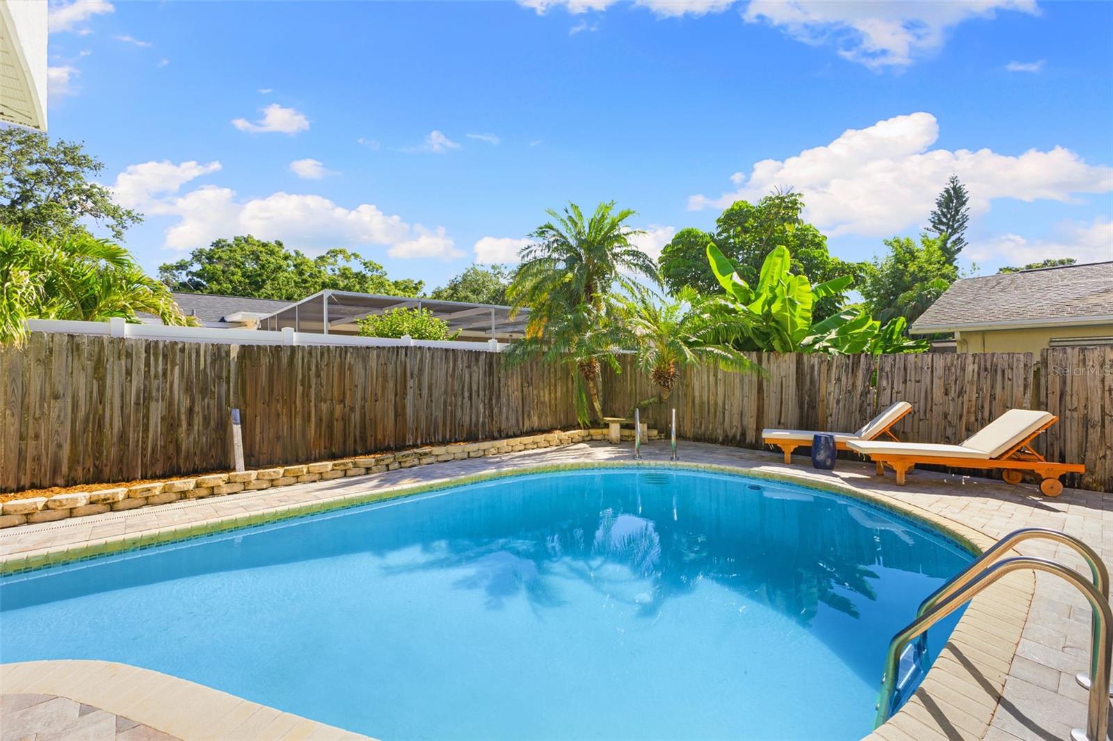 Image 40 of 51 For 218 Bay Hills Boulevard