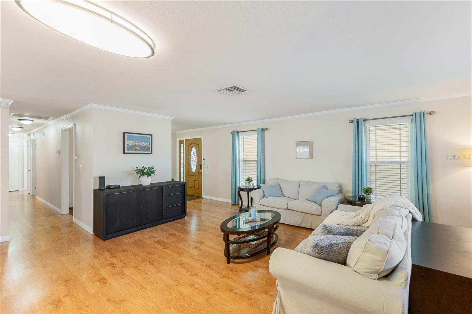 Image 6 of 51 For 218 Bay Hills Boulevard