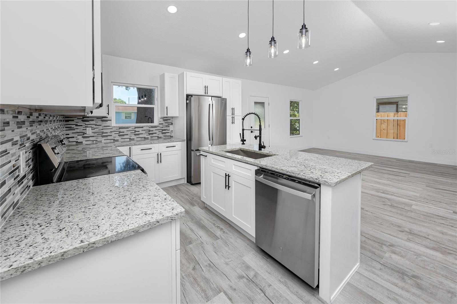 Image 14 of 45 For 2859 38th Avenue N