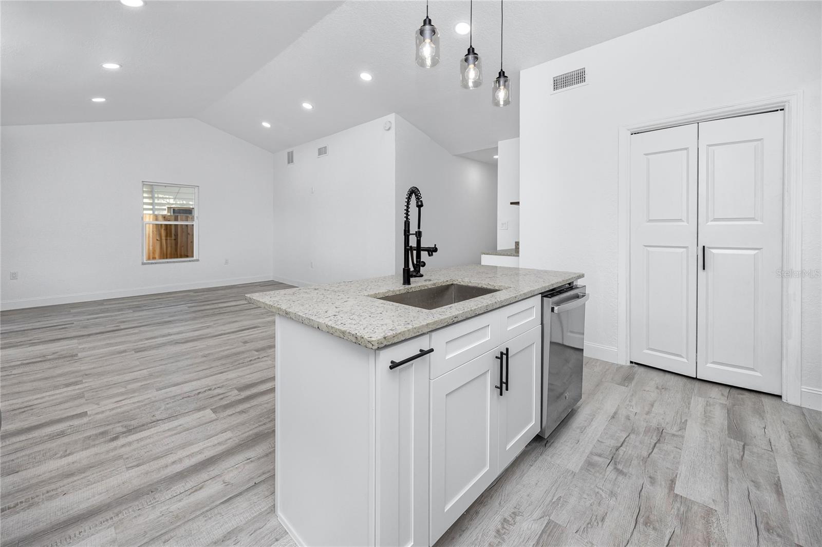 Image 15 of 45 For 2859 38th Avenue N