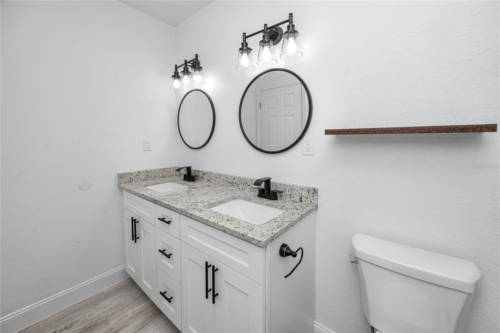 Image 22 of 45 For 2859 38th Avenue N