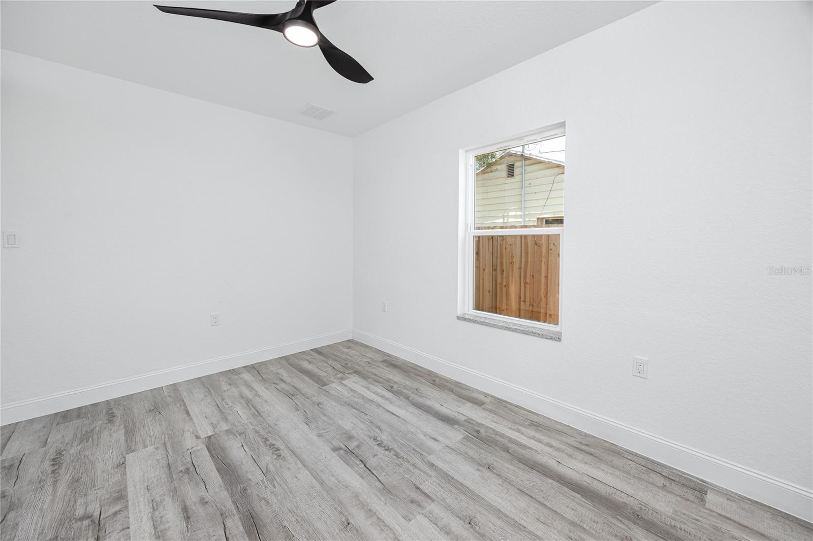 Image 23 of 45 For 2859 38th Avenue N