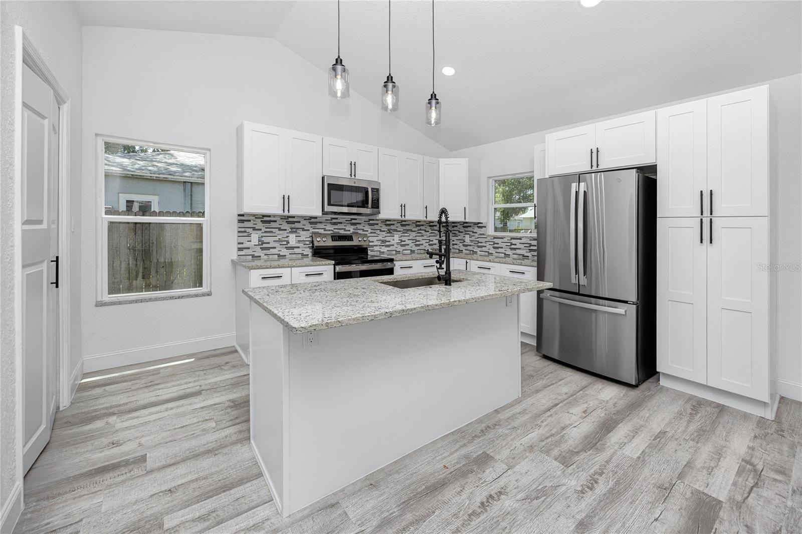 Image 3 of 45 For 2859 38th Avenue N