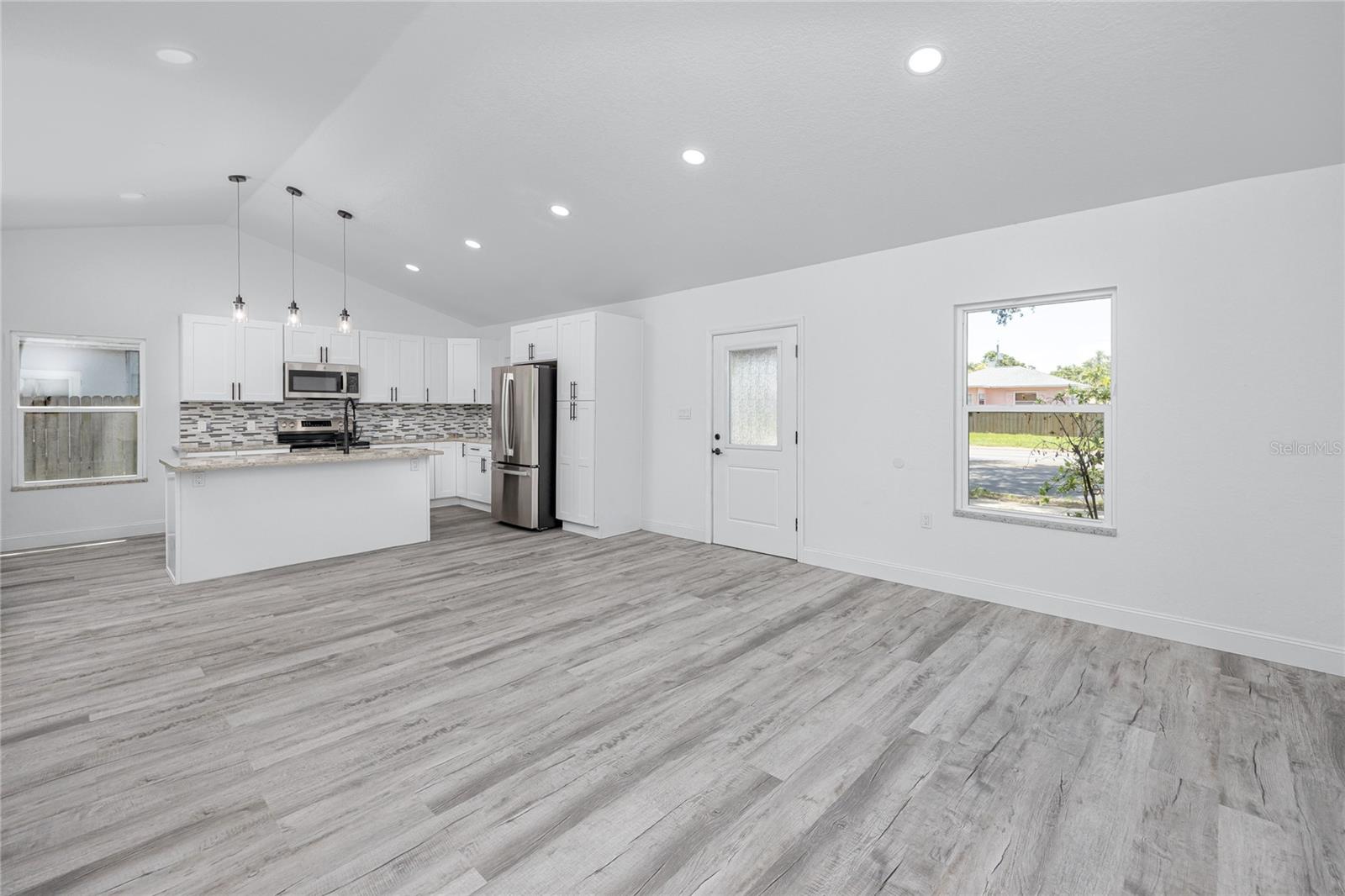 Image 6 of 45 For 2859 38th Avenue N