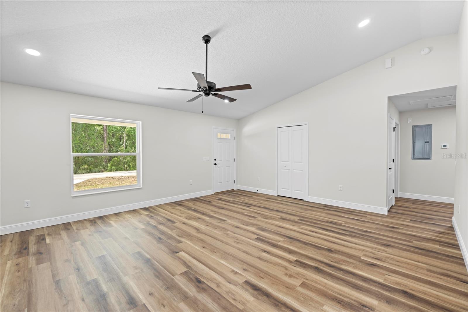 Image 14 of 30 For 19267 Wildwood Drive