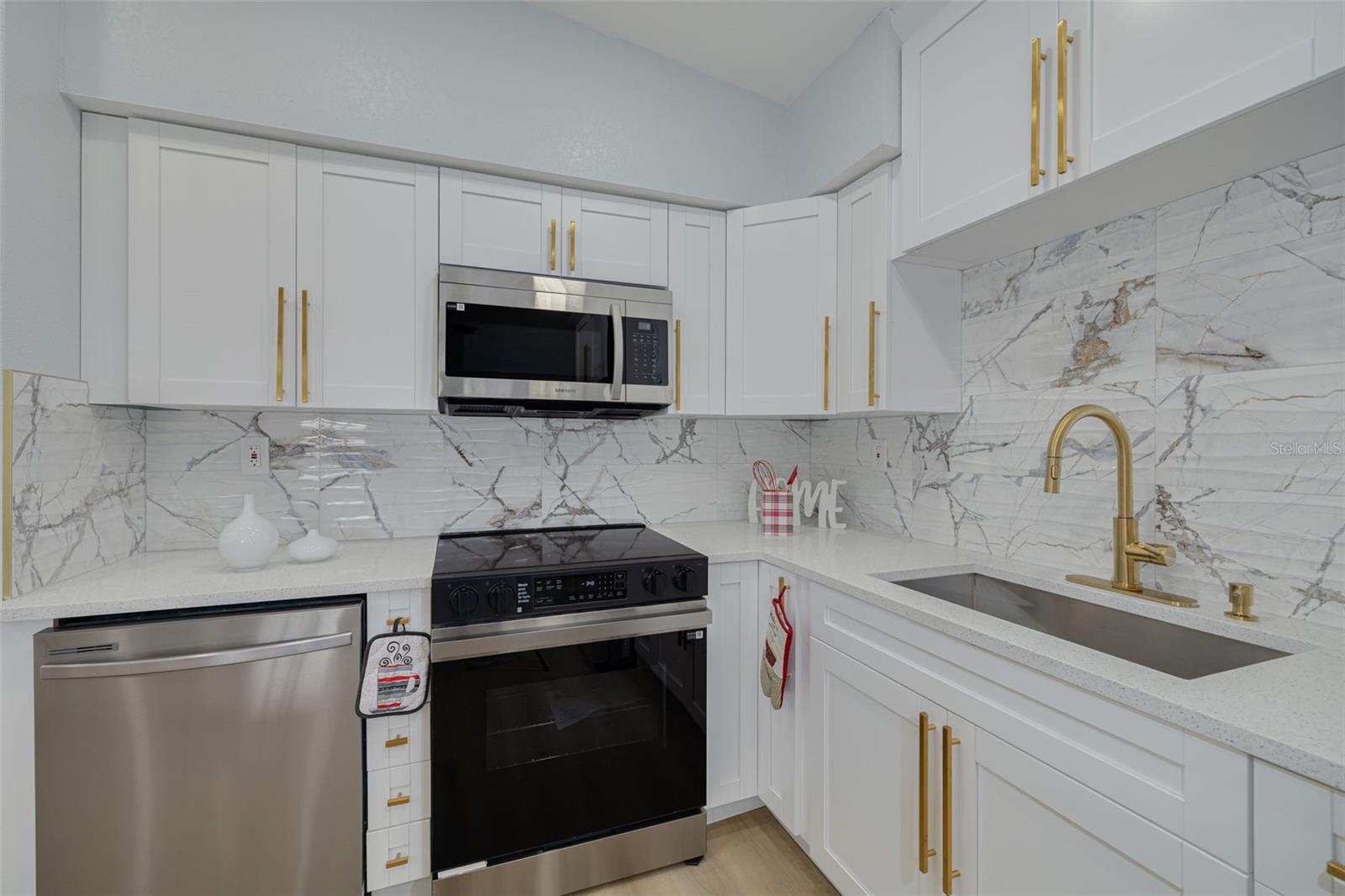 Image 11 of 29 For 1608 Carlos Avenue