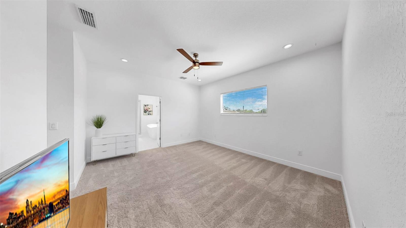 Image 18 of 66 For 2918 21st Street