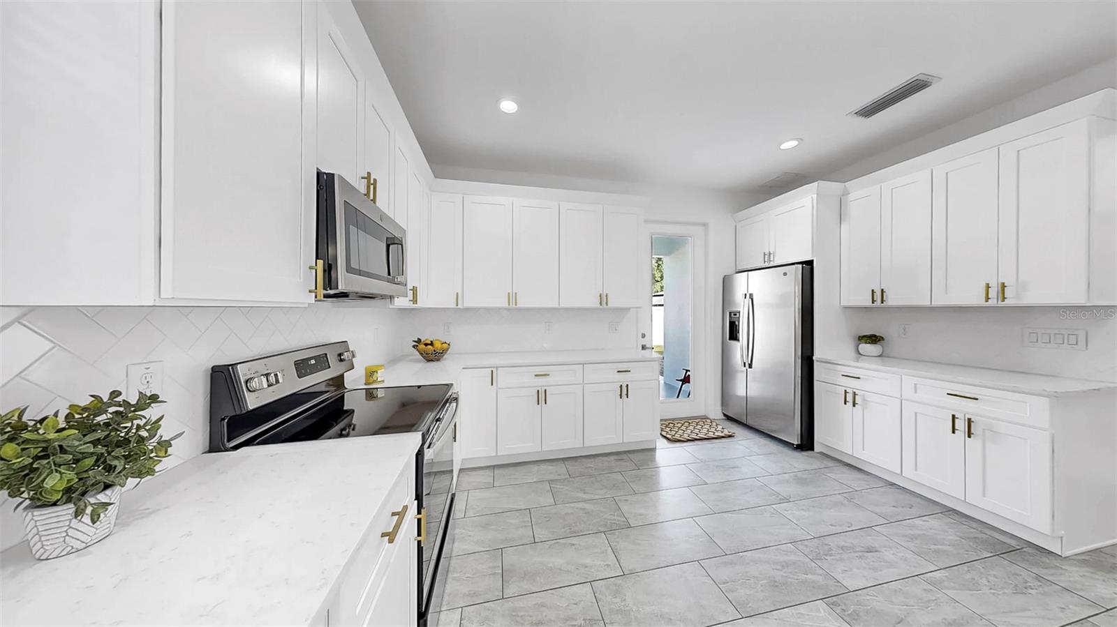Image 56 of 66 For 2918 21st Street