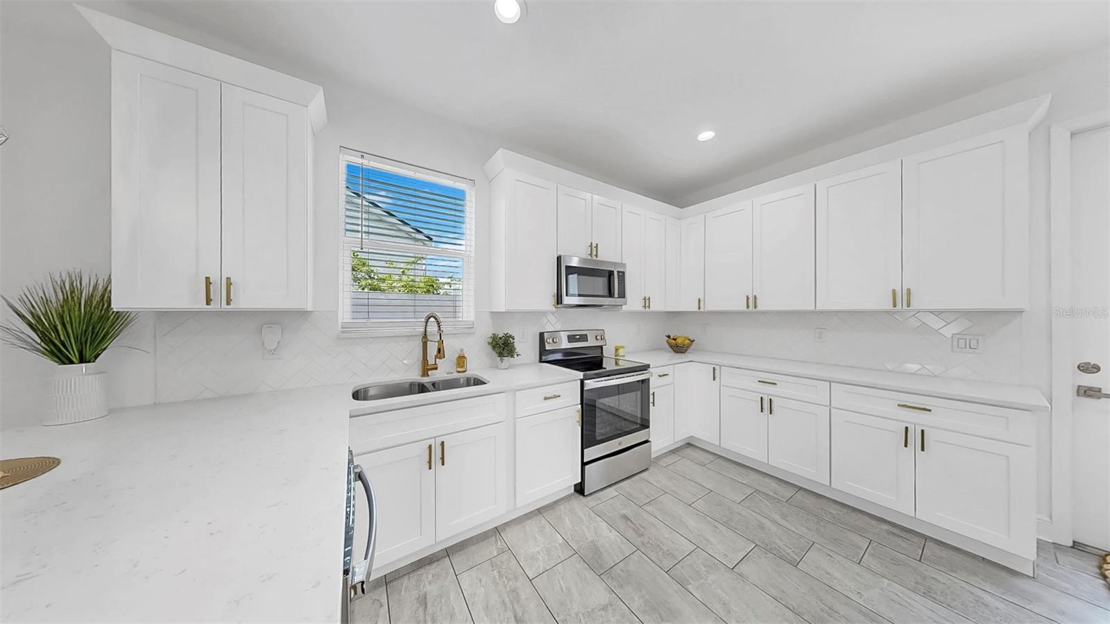 Image 57 of 66 For 2918 21st Street