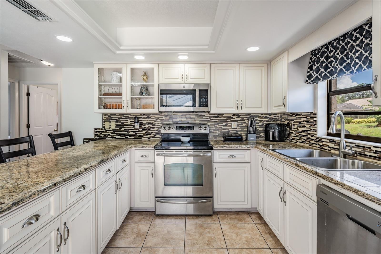 Image 18 of 59 For 37147 Foxrun Place