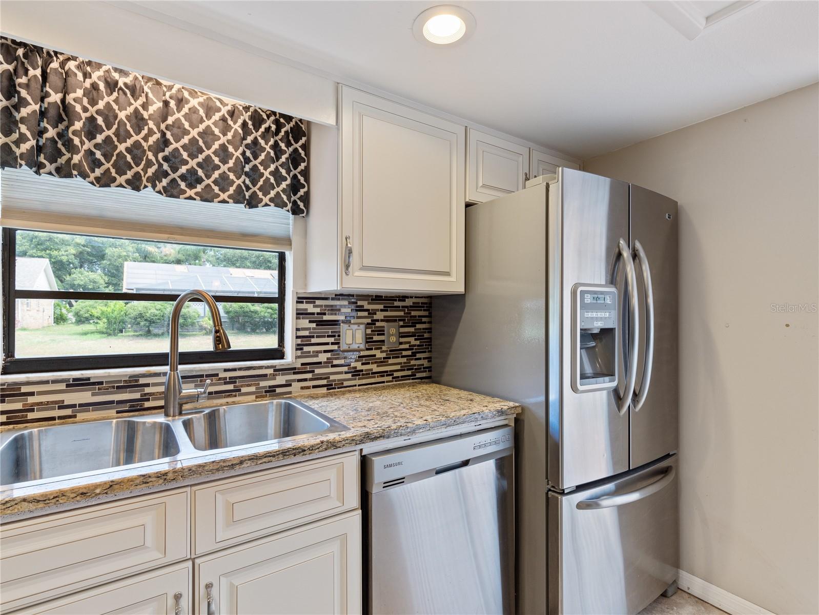 Image 33 of 59 For 37147 Foxrun Place
