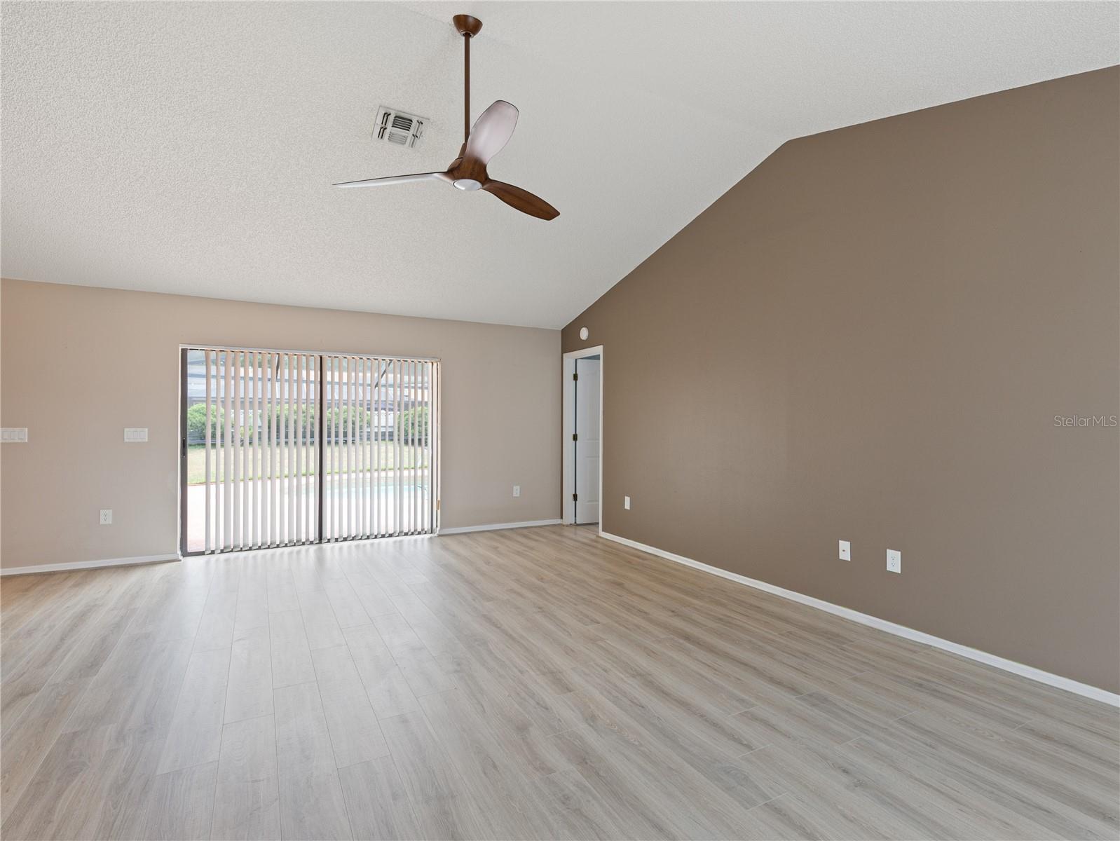 Image 37 of 59 For 37147 Foxrun Place