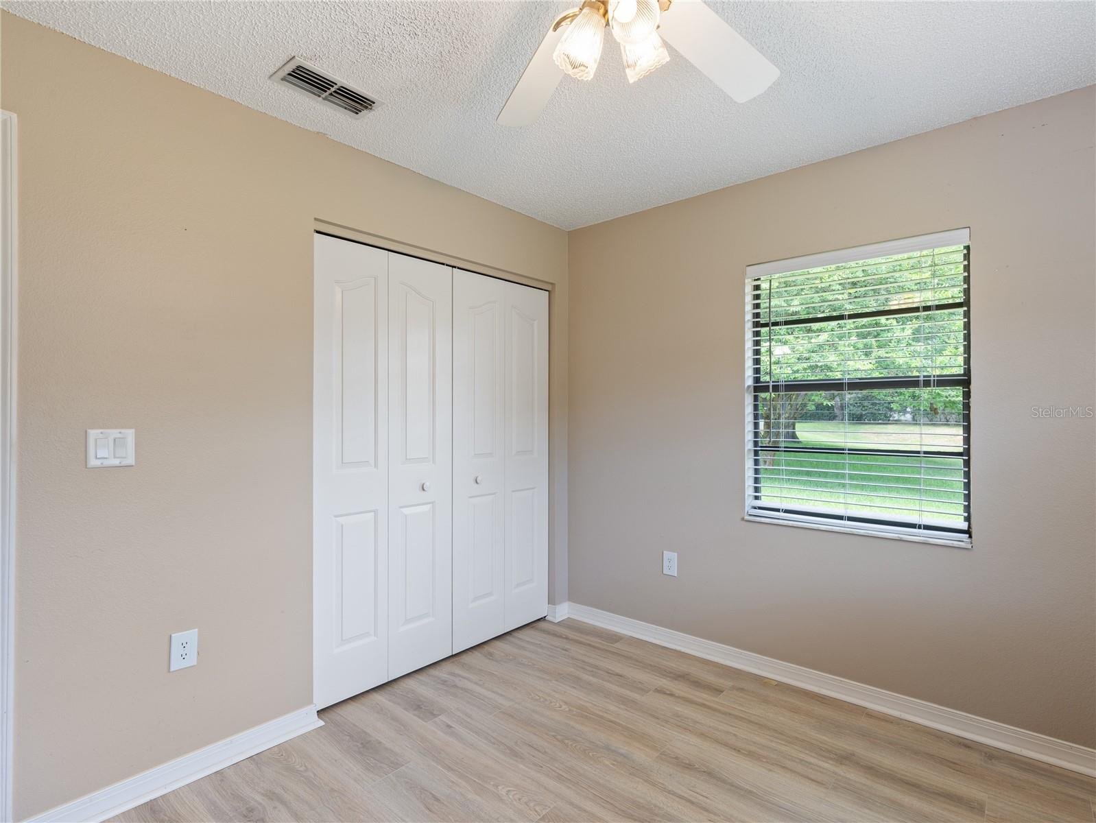 Image 40 of 59 For 37147 Foxrun Place