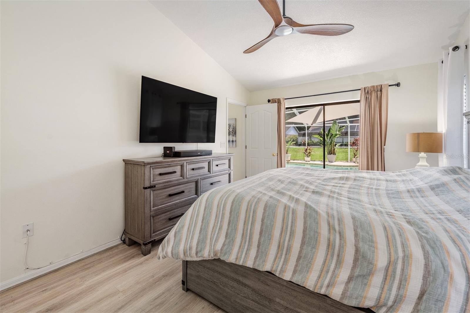 Image 42 of 59 For 37147 Foxrun Place