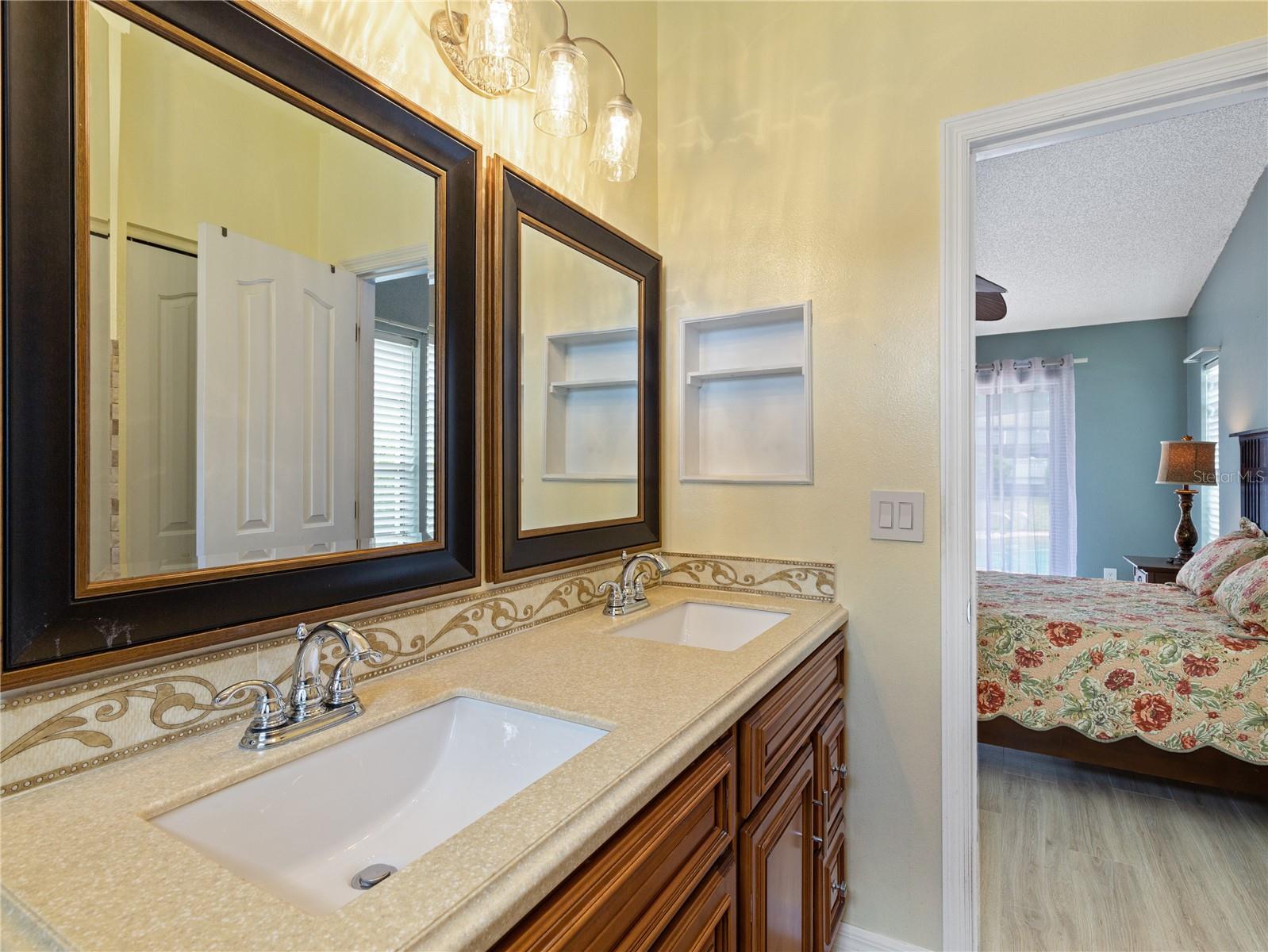 Image 43 of 59 For 37147 Foxrun Place