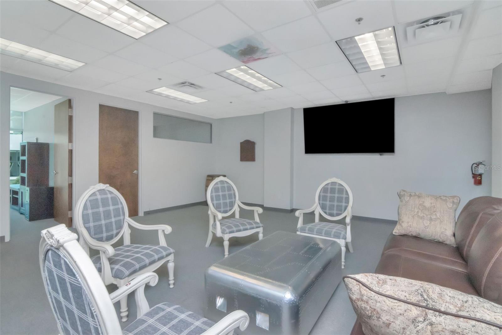 Image 11 of 35 For 1208 Kennedy Boulevard 226