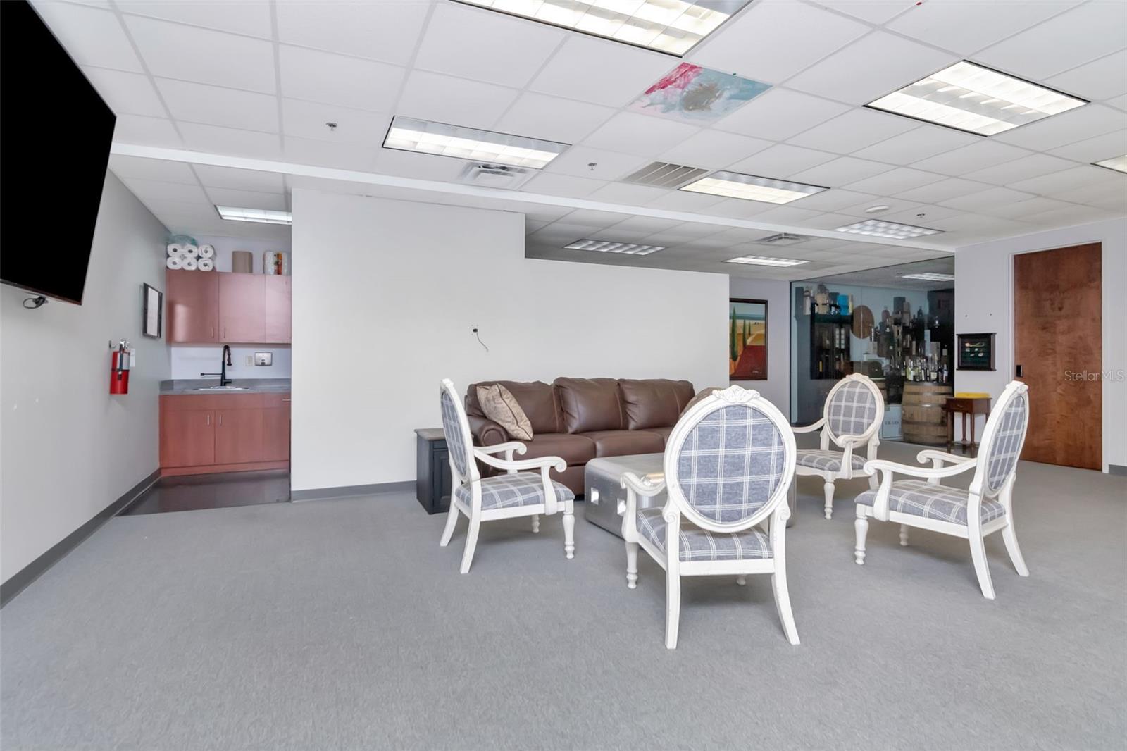Image 16 of 35 For 1208 Kennedy Boulevard 226