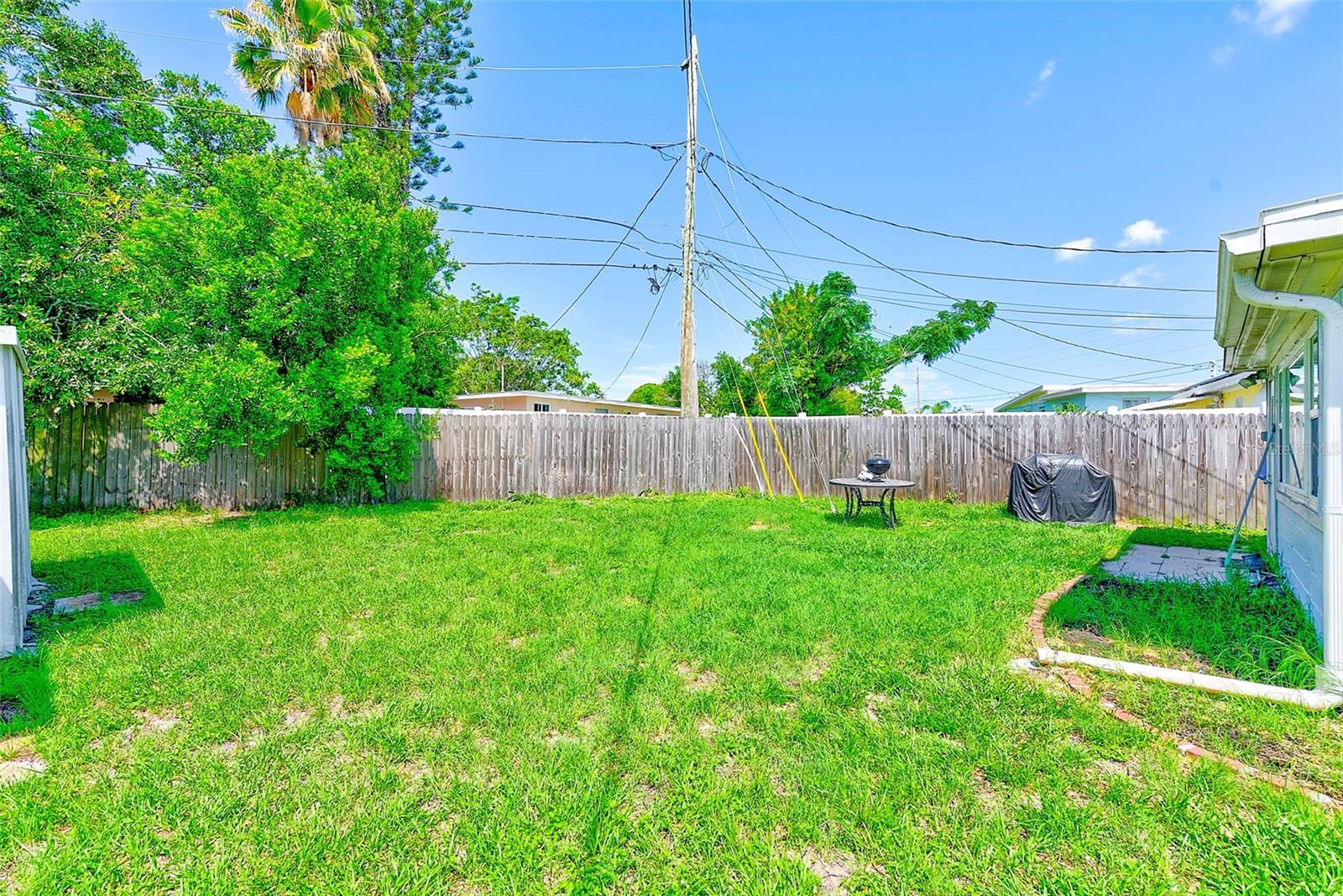 Image 21 of 25 For 10436 117th Drive