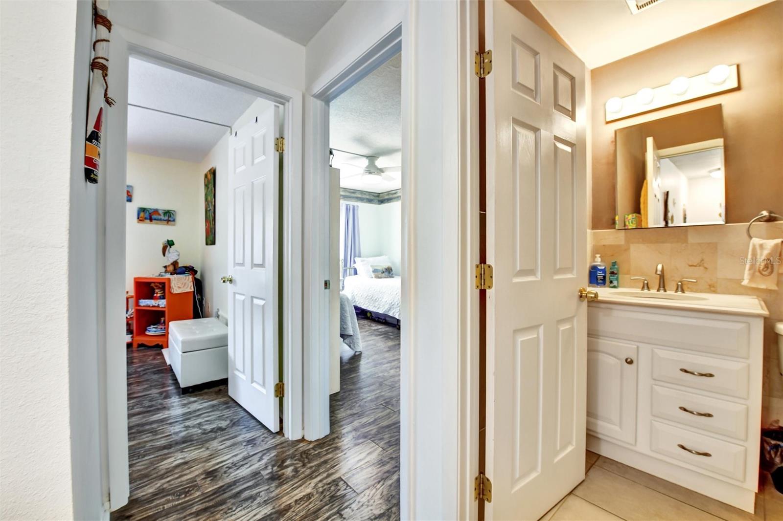 Image 13 of 69 For 2700 Bayshore Boulevard 544