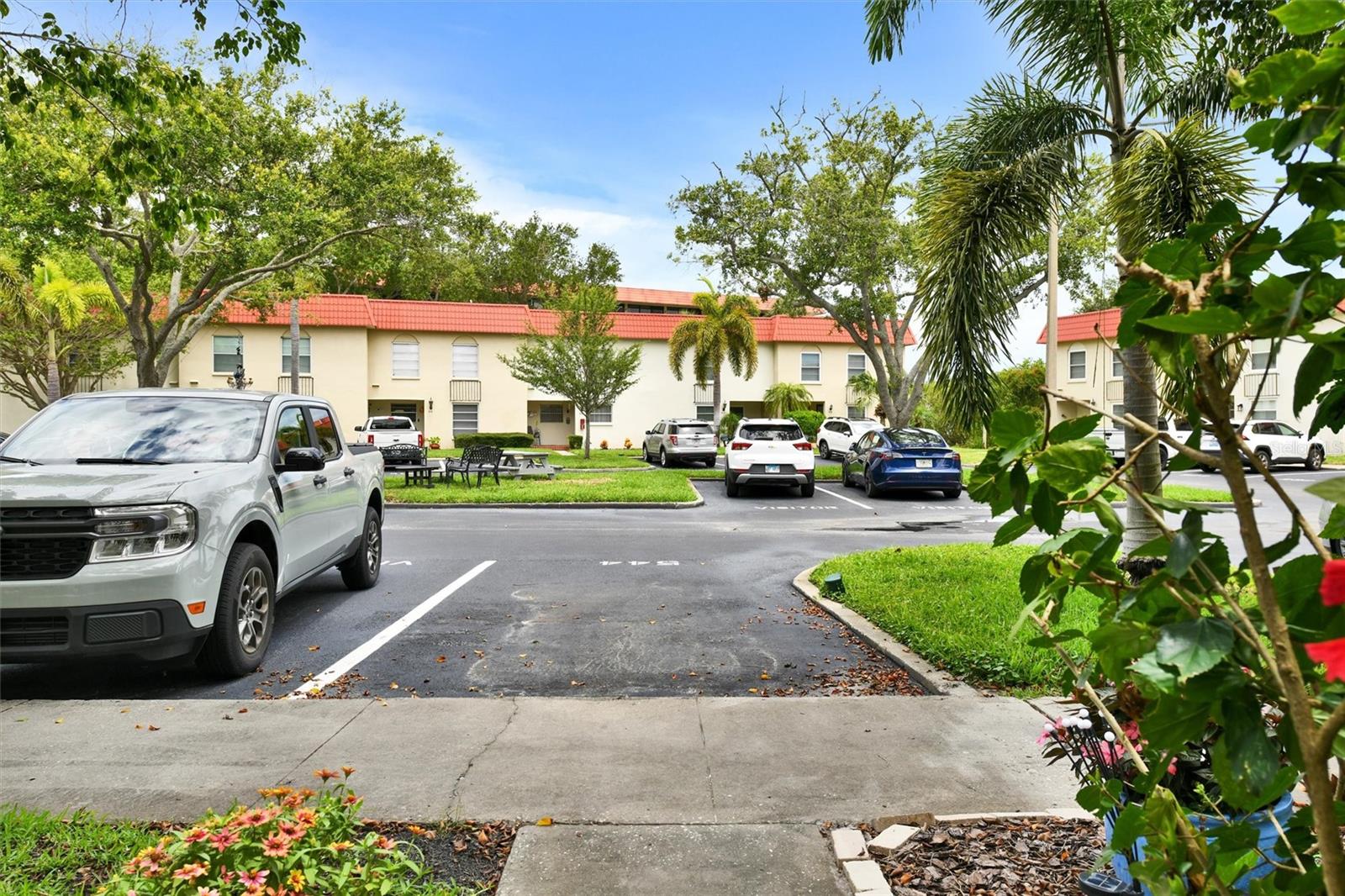 Image 44 of 69 For 2700 Bayshore Boulevard 544