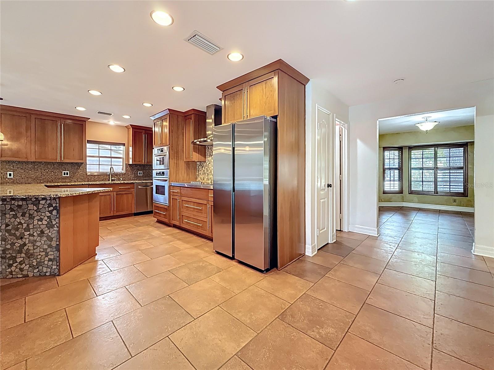 Image 11 of 51 For 2439 Madrid Avenue
