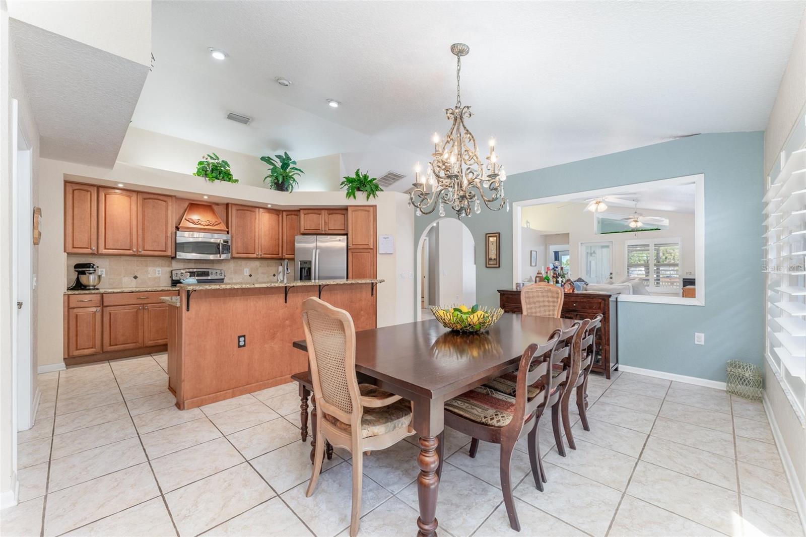 Listing photo id 18 for 835 Symphony Isles Boulevard
