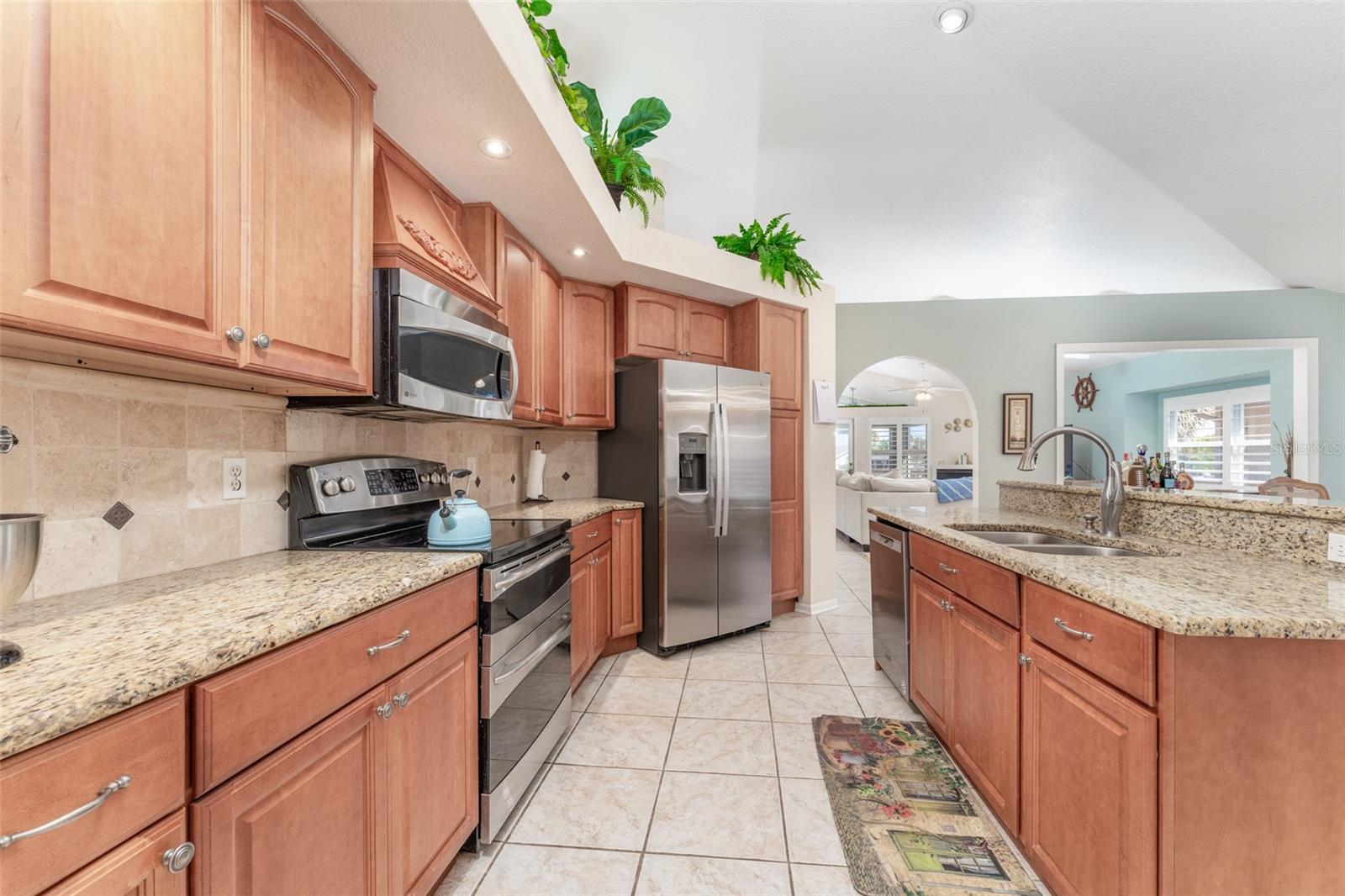 Listing photo id 20 for 835 Symphony Isles Boulevard