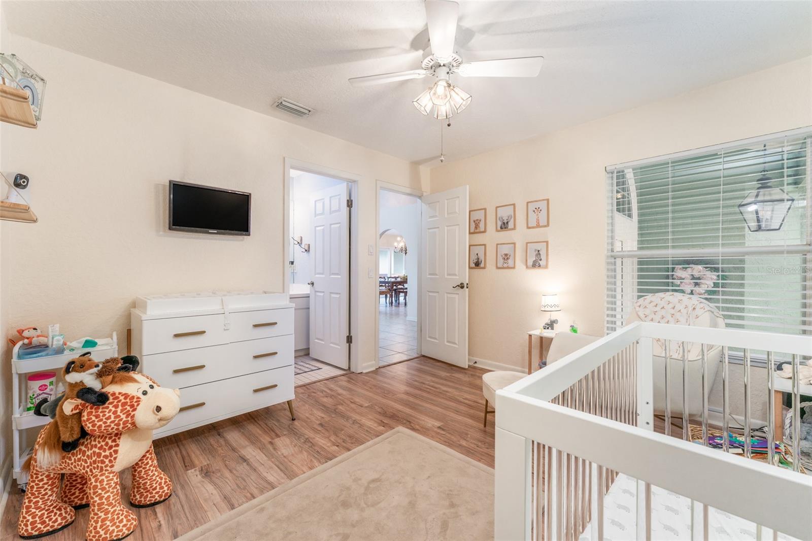 Listing photo id 32 for 835 Symphony Isles Boulevard
