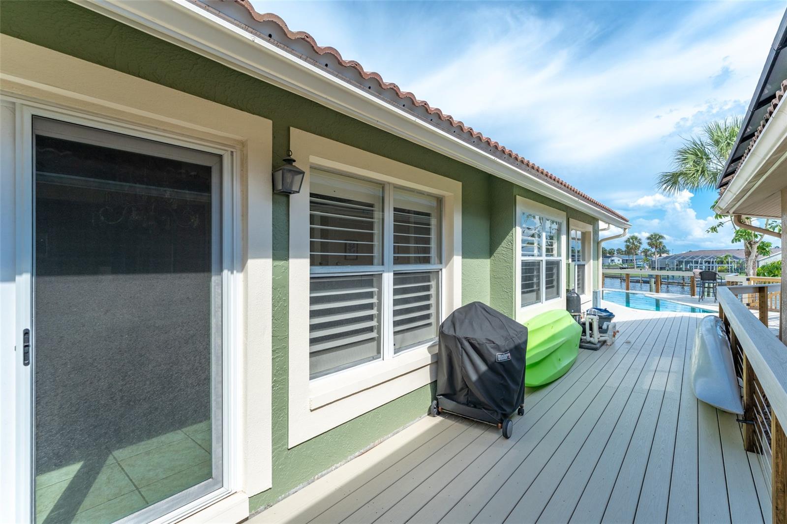 Listing photo id 38 for 835 Symphony Isles Boulevard