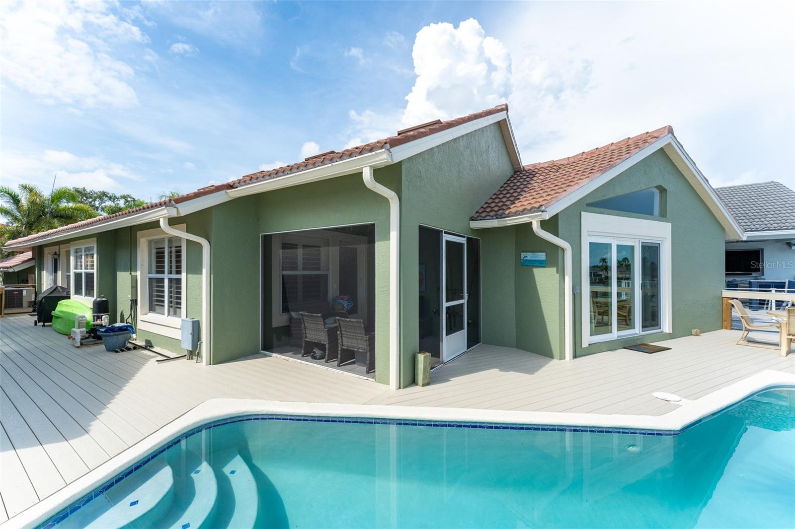 Listing photo id 39 for 835 Symphony Isles Boulevard