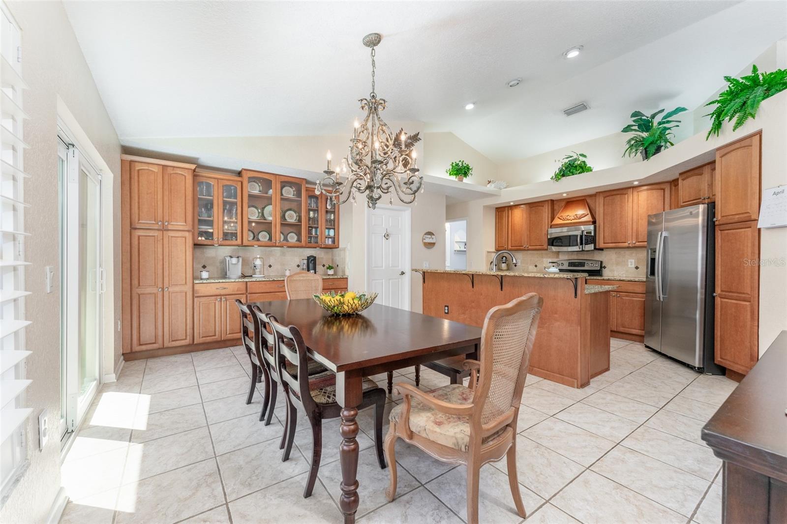 Listing photo id 3 for 835 Symphony Isles Boulevard