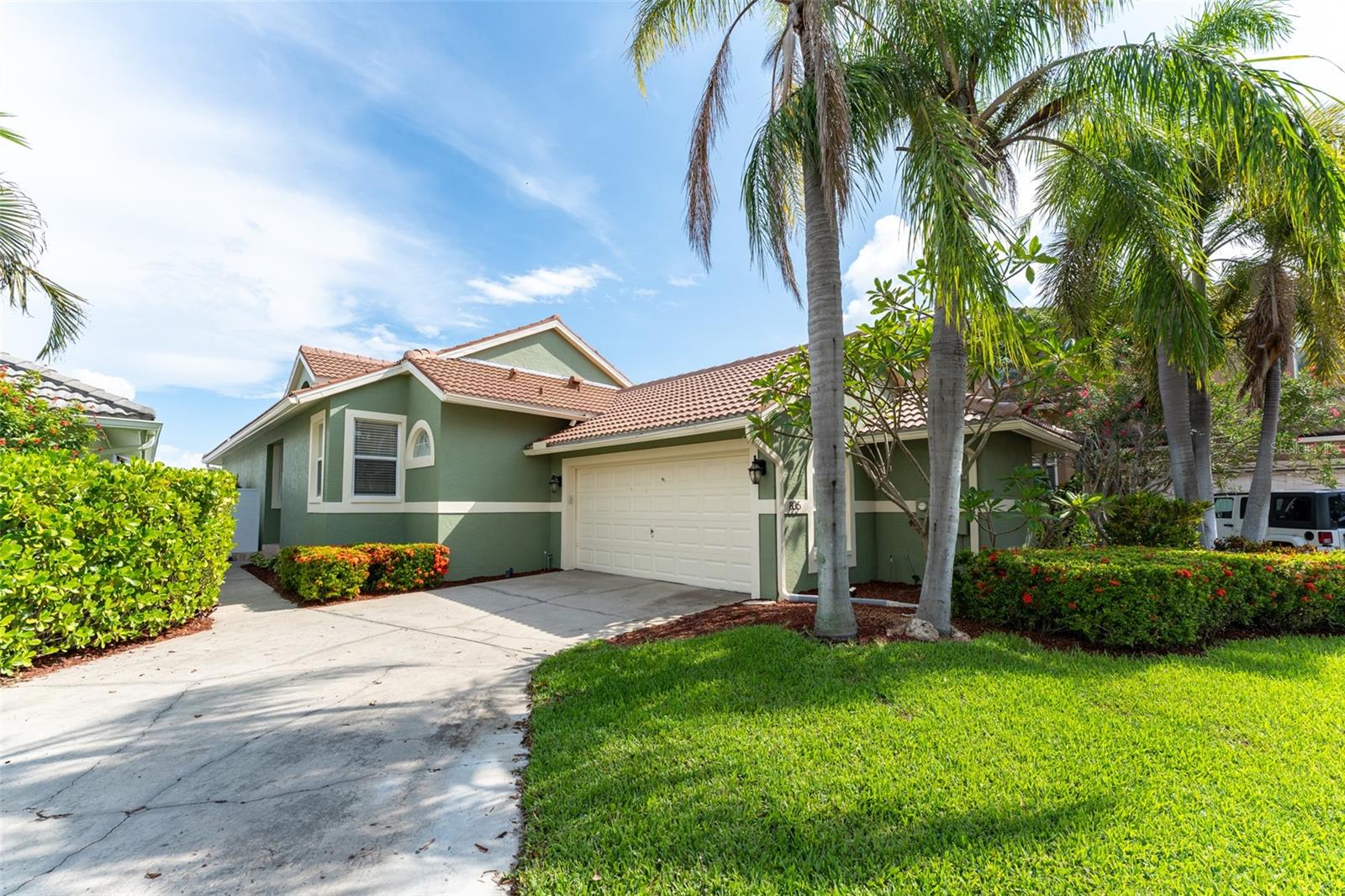 Listing photo id 7 for 835 Symphony Isles Boulevard