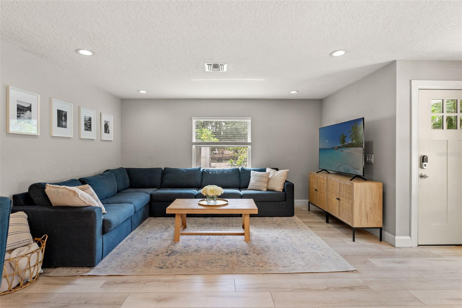 Image 11 of 40 For 3135 Varn Avenue
